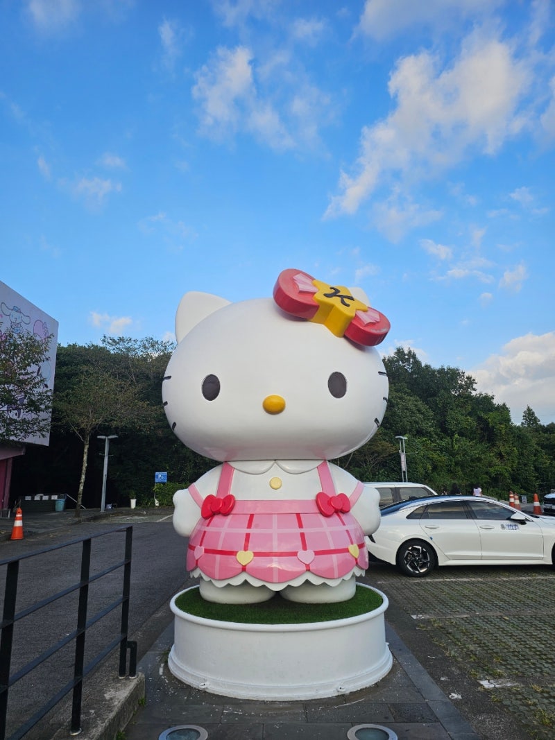 Jeju with 21-Month and 8-Month-Old Babies: Hello Kitty Island, an Indoor Spot for Kids
