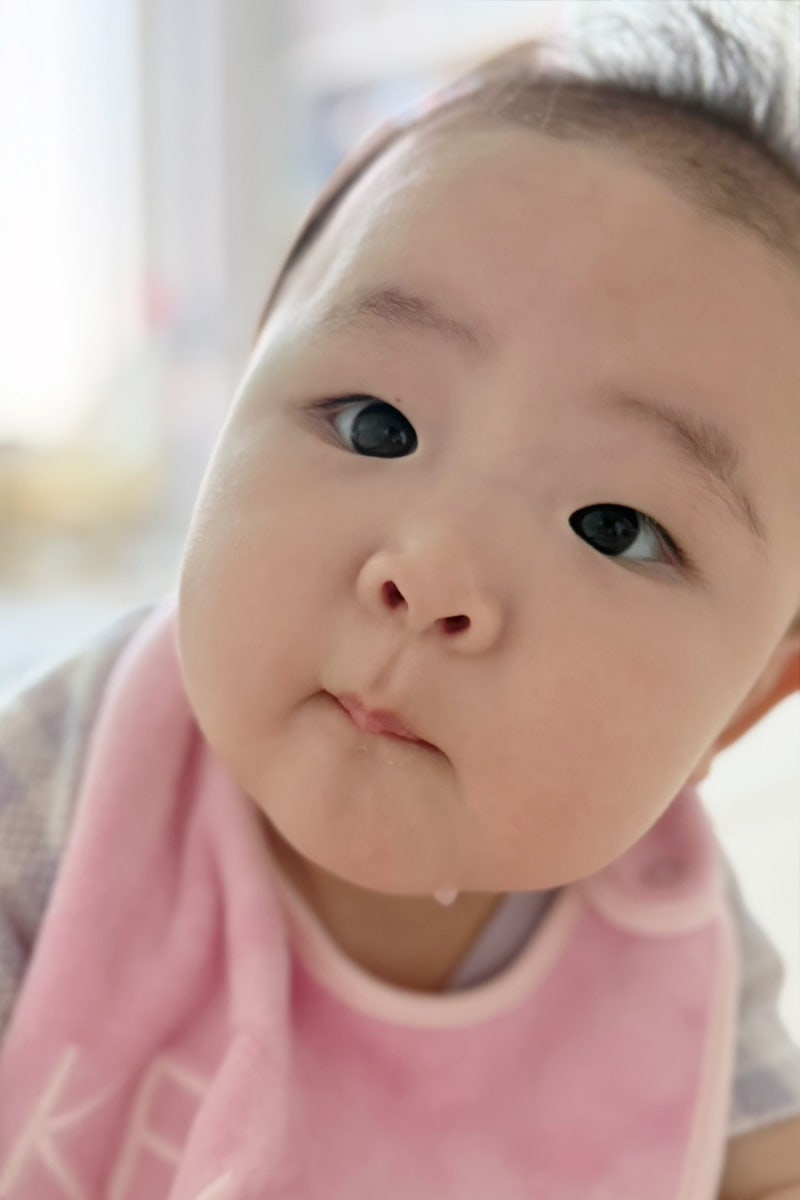 5개월 아기 침을 언제까지 흘릴까?｜침 많이 흘리는 이유와 관리법