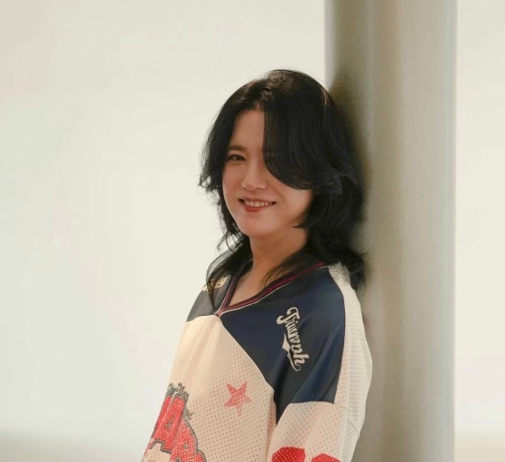 양준일 57세 맞아? 장발 펌에 시스루 패션까지 확 달라진 근황
