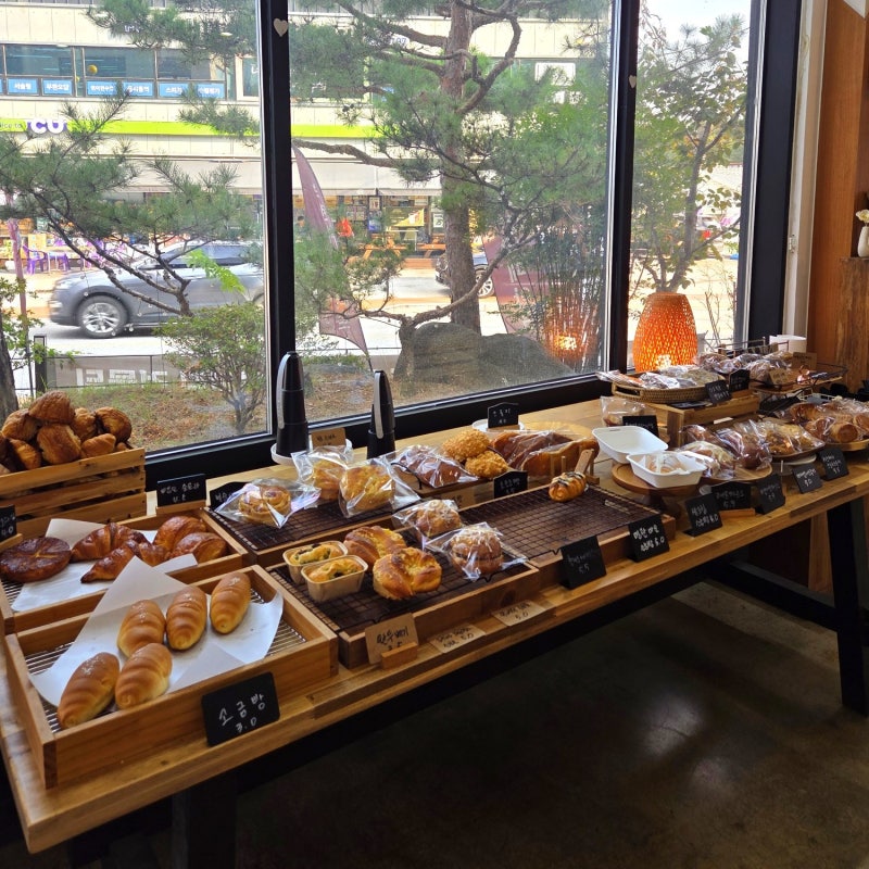 利川甜點美食店、利川烘焙咖啡廳、利川必訪：Cafe Ark老實評價