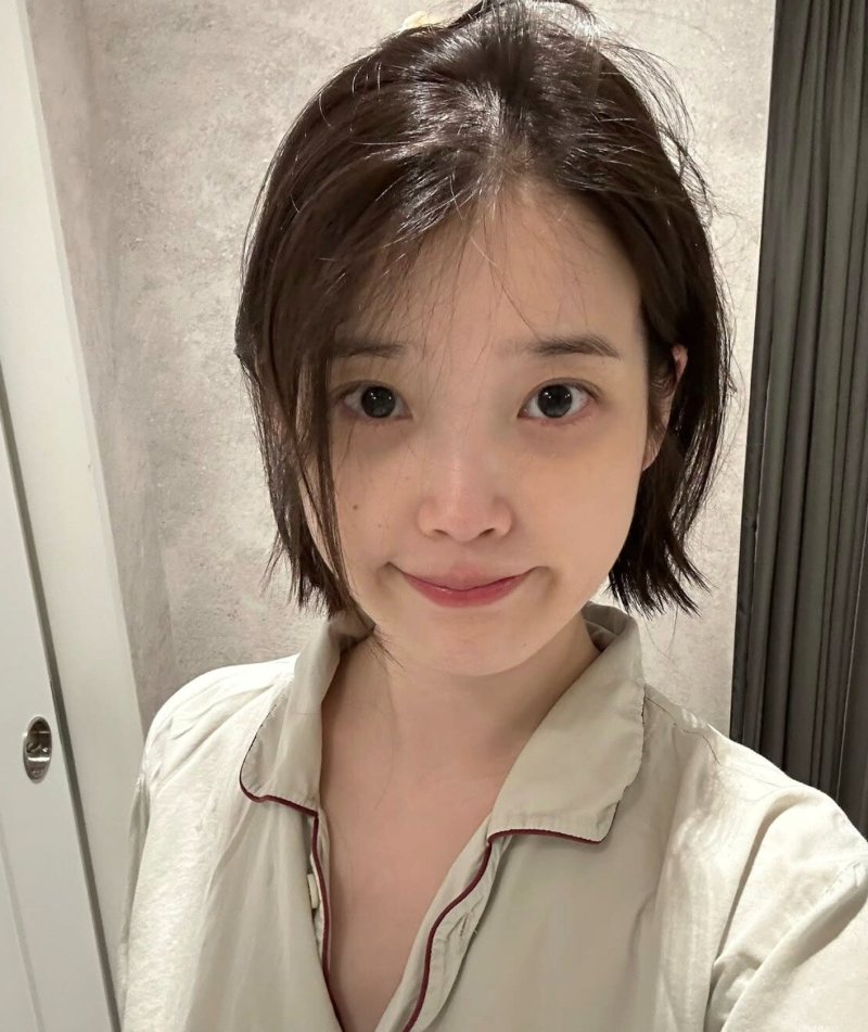 아이유 헤메스 논란 결국 직접 입 열었다...스태프 논란에 직접 밝힌 속사정