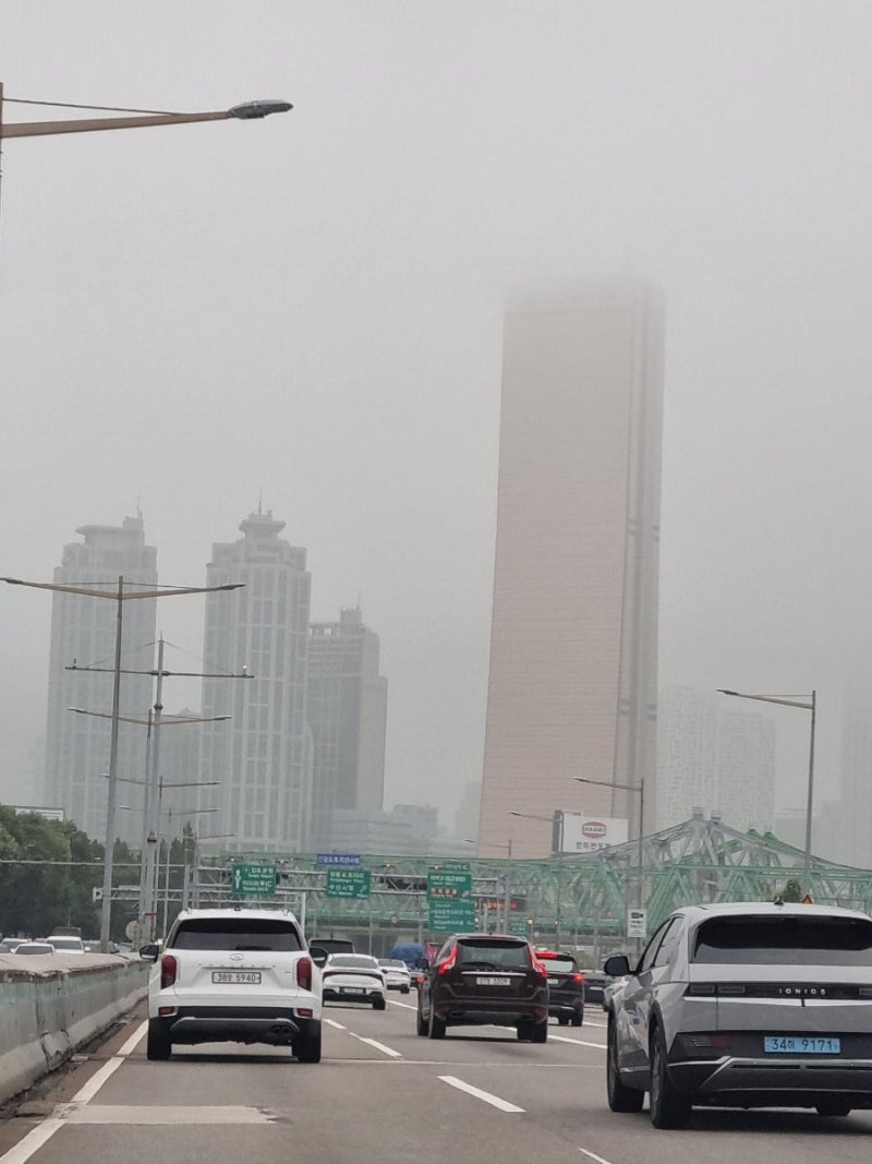 한화생명 김동원 차남 부회장 승부수 종합금융회사로 도약 애큐온캐피탈·저축은행 4400억원....