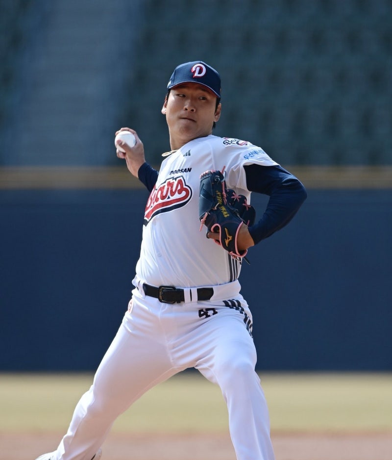 두산 곽빈 MLB 포스팅 도전 공식화, 당장 못 떠나는 이유 있다