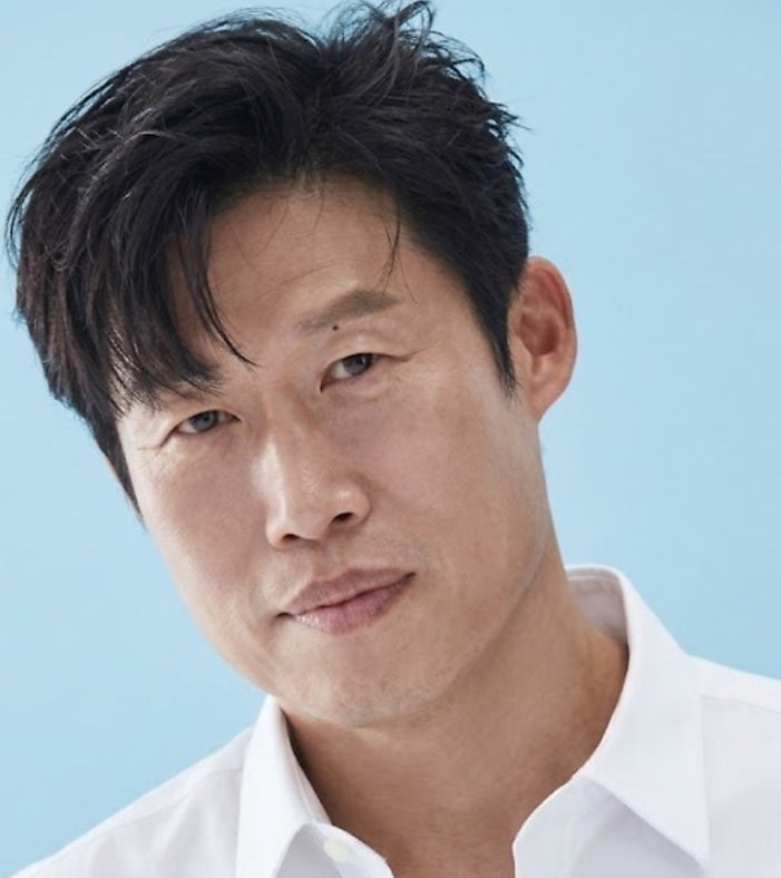 버거킹 광고 댓글창 전면 차단까지... 암살자(들) 역사 왜곡 공방이 유해진에게 남긴 불똥