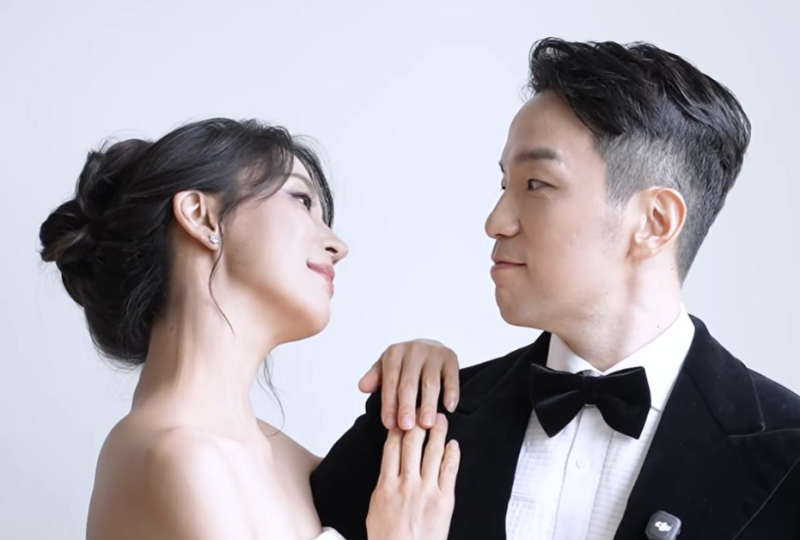 [연예이슈] 한고은♥신영수, 결혼 11주년 리마인드 웨딩…4세 연하 남편에 “또 결혼해줘”