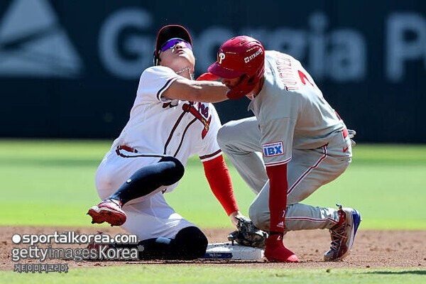 김하성 4년 만의 MLB 포스트시즌 복귀, 2타수 무안타 애틀랜타는 8회 역전승