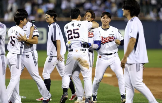 “5-3으로 지던 9회, 3점 내고 PS 확정”…두산의 계산이 완전히 달라졌다