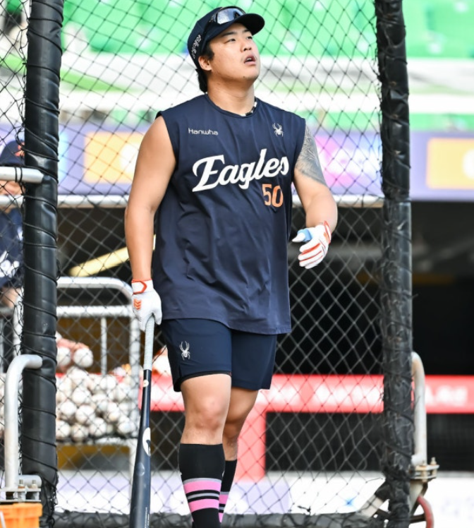 "100억 타자가 과외 선생님까지 한다고?" 한화 강백호, 후배 6명과 경기 후 따로 남은 이유