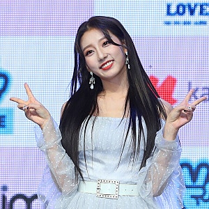 캣츠아이 빅토리아 시크릿 패션쇼 무대 선다 테이트 맥레이와 라인업 합류 ?! (연예뉴스)