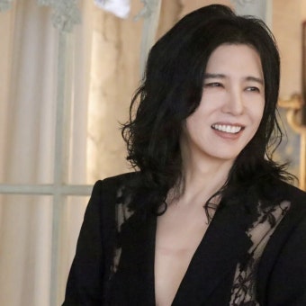 "10월 10일 만나요" 장발 펌으로 확 바뀐 양준일, 나이를 잊은 파격 시스루 스타일 화제