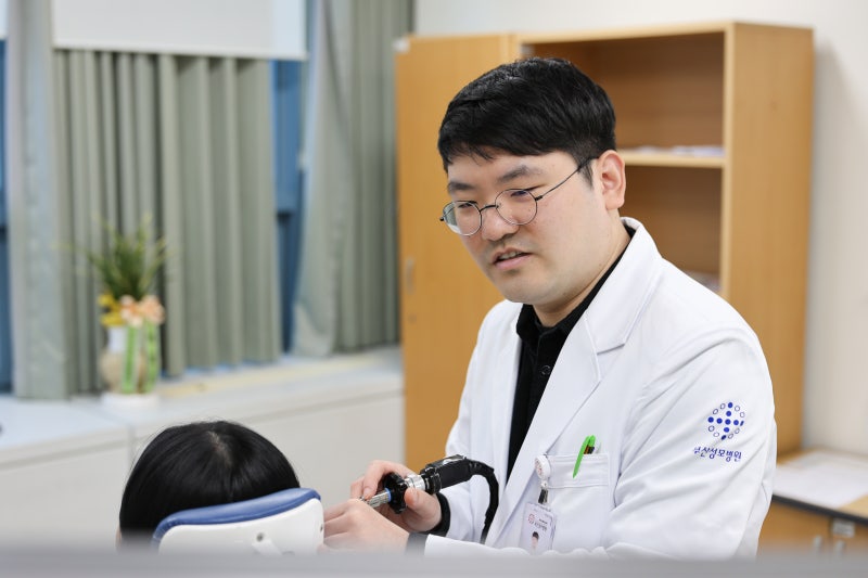 [부산 중이염 치료]아이부터 어른까지 괴롭히는 '중이염', 원인부터 수술, 예방까지 이비인후....