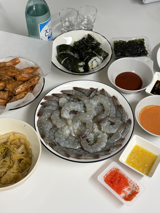 통수산 생새우회 후기 | 집에서 생새우 손질해서 먹어본 솔직 후기