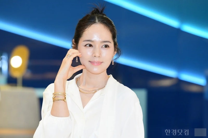 한가인 결혼 연정훈 영양제 논란 닮은꼴 동생 김동준 재산 리즈 유튜브, 영양제 추천 사과까....