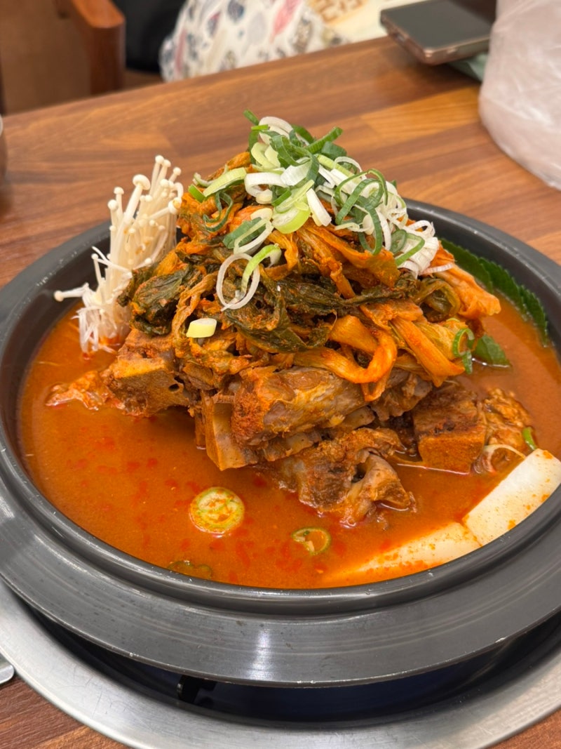 목포 청년감자탕순대국 평화광장점 우거지 감자탕 맛집