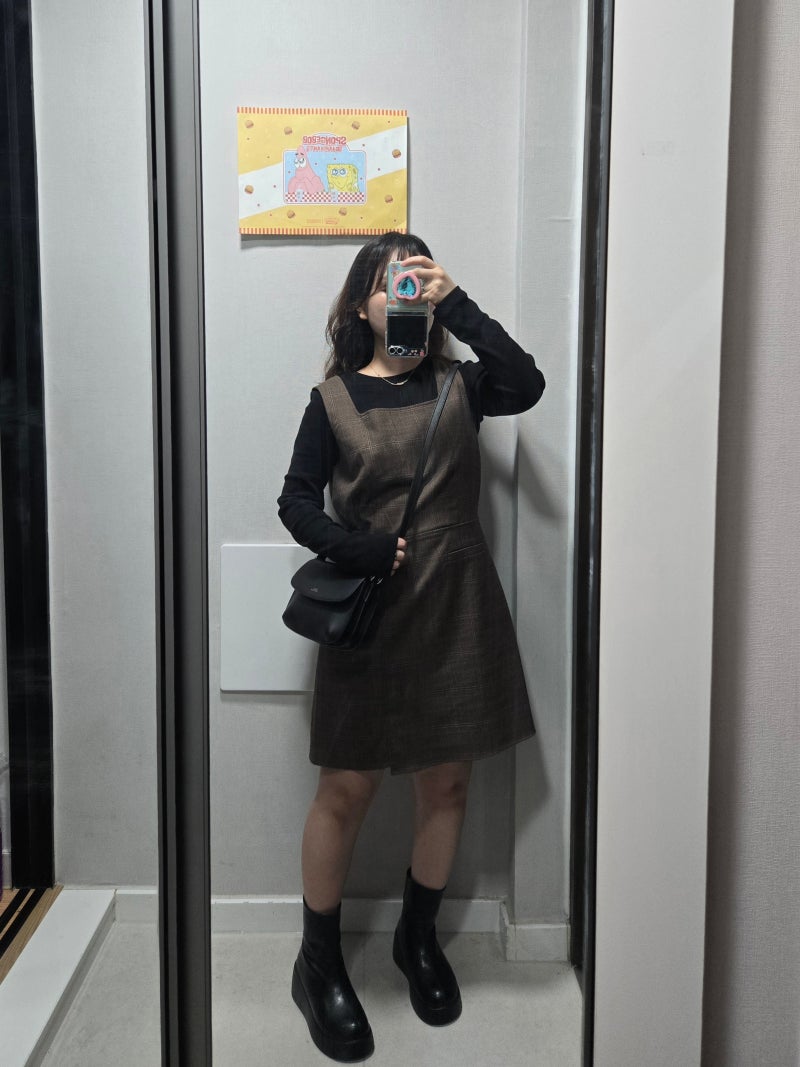 [키작녀 하객룩] 10월 가을 결혼식 하객룩 코디! 체크 뷔스티에 원피스 & 첼시부츠 조합 추천