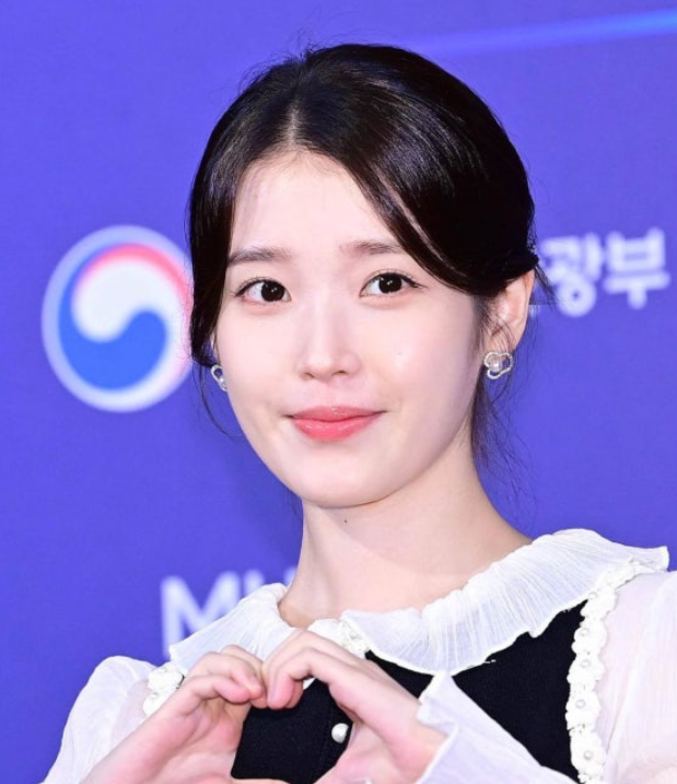 아이유가 직접 밝힌 ‘비슷한 헤메’ 이유…“스태프 오해 꼭 풀고 싶었다”