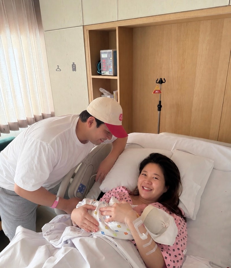 김해준♥김승혜, 결혼 2년 만에 부모 됐다.. "건강한 딸 품에 안아"