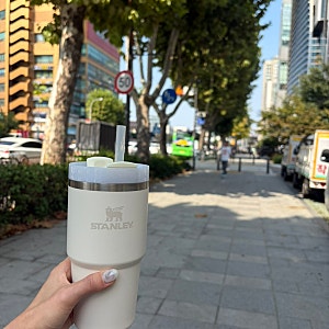스탠리 퀜처 텀블러 591ml 크림 색상 실물 후기  [스탠리 크림, 스탠리 색상 비교, 스탠리 인기 ....