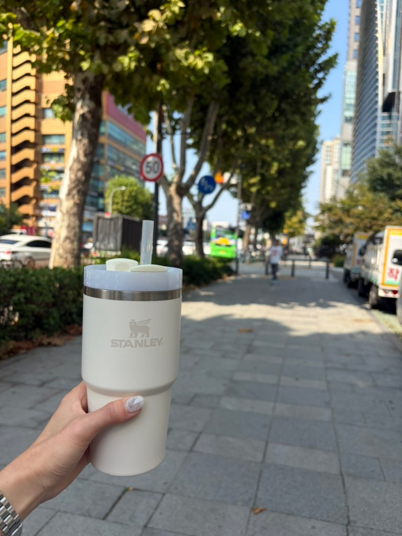 스탠리 퀜처 텀블러 591ml 크림 색상 실물 후기 [스탠리 크림, 스탠리 색상 비교, 스탠리 인기 ....