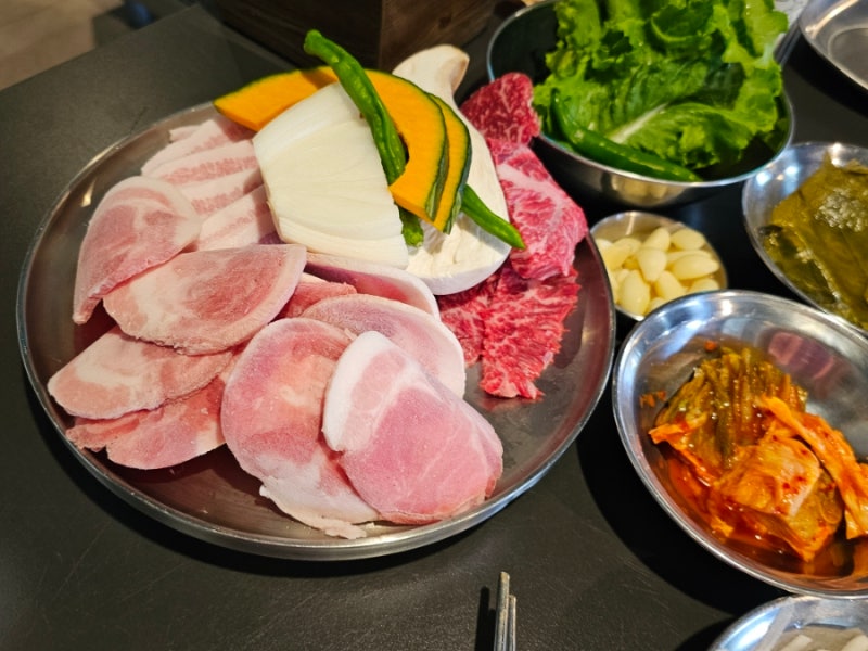 [상암고깃집] 신동엽도 찾는 연예인 맛집, 전현무도 찾는 수색역 고깃집 데이트 후기