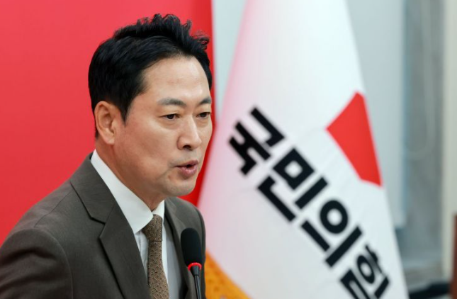 [속보] 국힘, 영화 ‘암살자들’ 상영 중단 요구…허진호 감독 국감 출석까지 압박