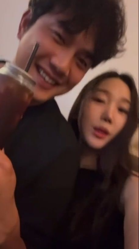 "한결같은 안정감 주는 사람"… 정유성 서진용 결혼·딸 출산