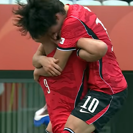 한국 남자축구, 중국 2-1 꺾고 아시안게임 결승 진출...이영준 동점골·배준호 역전골