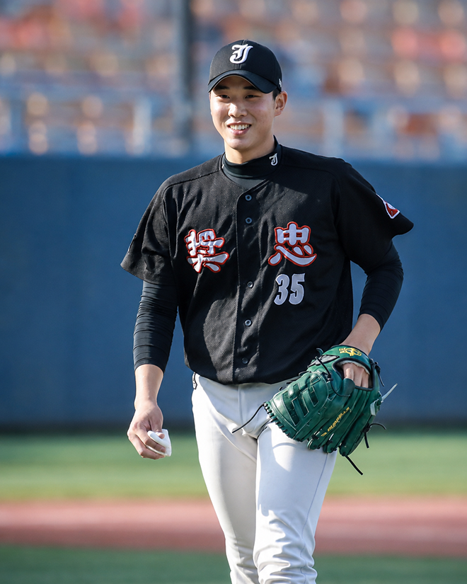 "지우 대신 시우?" MLB 토론토, 1차 지명급 장충고 권시우 품었다...마이너부터 시작