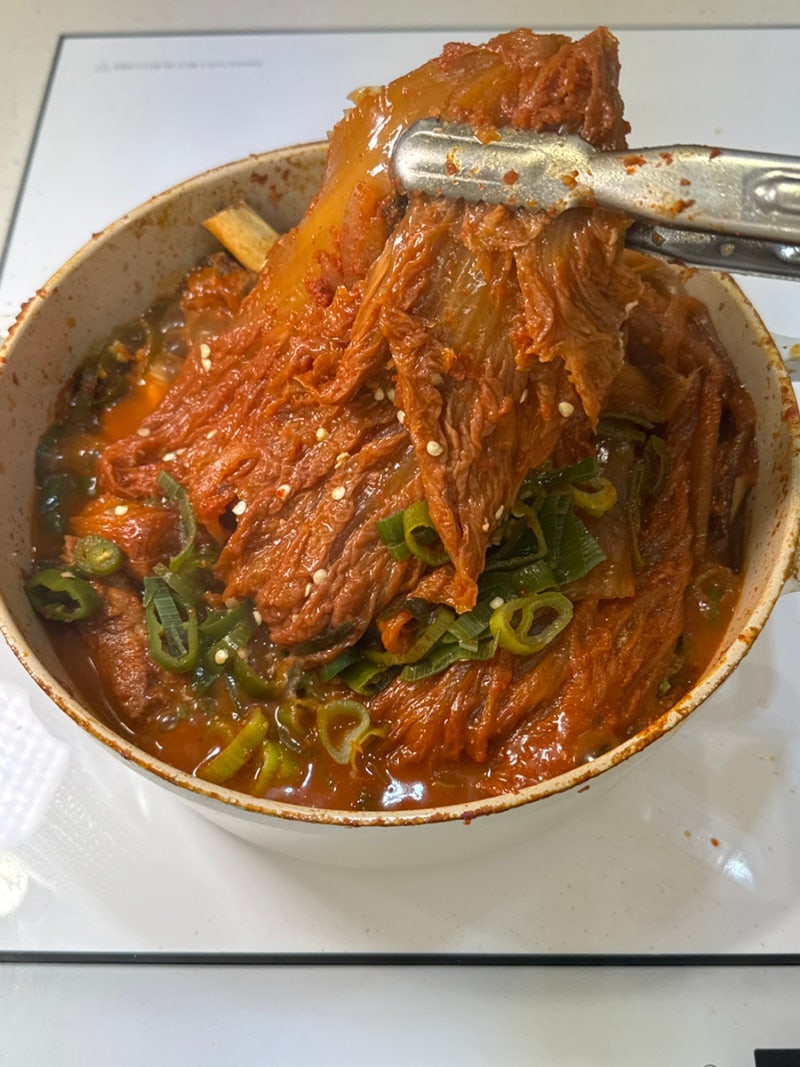 묵은지 등갈비찜 레시피, 밥 두 공기 부르는 매콤한 등갈비찜 만들기