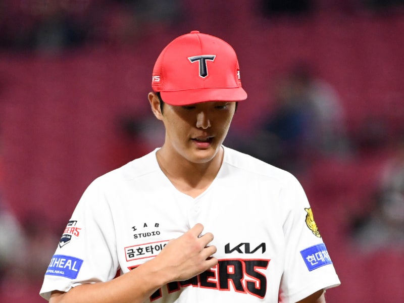 KIA 이의리 9회 2사까지 잡고 블론세이브... 왜 8회부터 마운드에 올렸나