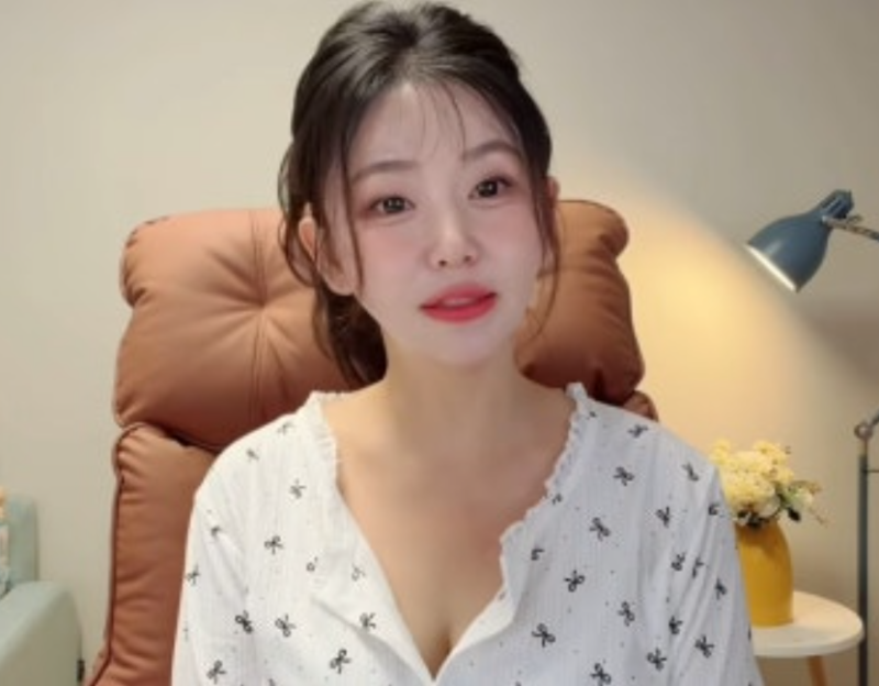 소오름~ “북한 선전 영화와 똑같아” 탈북 유튜버 한송이 ‘암살자(들)’ 역사왜곡 영화는 ....