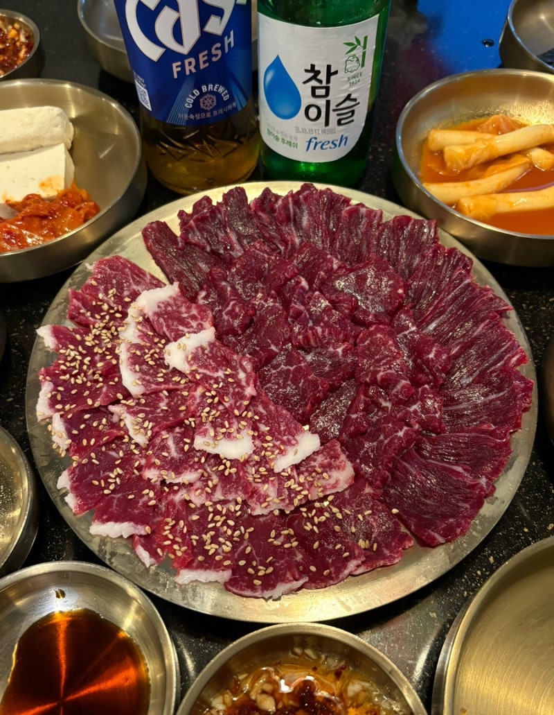 대구 동구 쫀쫀하고 입안에 가득차는 뭉티기 생고기 육회 생차돌박이 오드레기 맛집, 이쁜이....