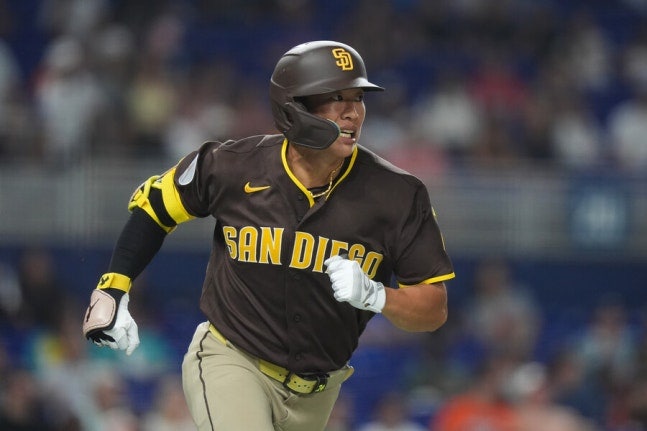 송성문, MLB 포스트시즌 로스터 제외 아쉬운 첫 시즌