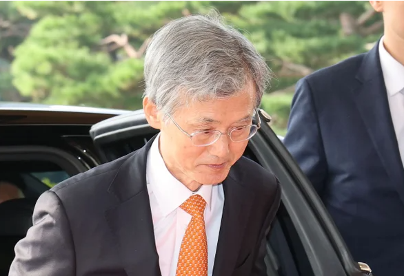 부친상 조용히 치른 조희대 대법원장, 들어온 조의금 모두 '봉투째' 반환