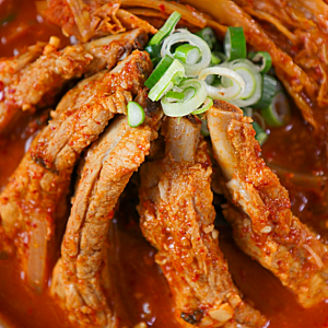 저녁메뉴추천 칼칼한 김치등갈비찜, 묵은지로 맛내는 황금 양념 레시피