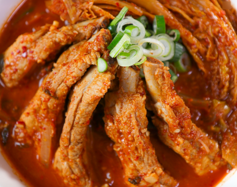 저녁메뉴추천 칼칼한 김치등갈비찜, 묵은지로 맛내는 황금 양념 레시피