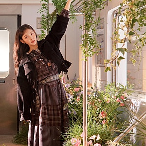 키키 이솔 헤이 써스데이 아일랜드 26 FALL 가을 화보, 포르미카 브라운 네크리스