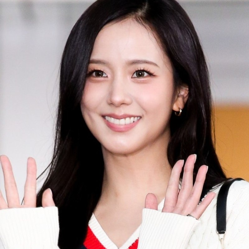 BLACKPINK Jisoo's Tears at the Dior Paris Show and the Performance of Her New Song 'CLICK'