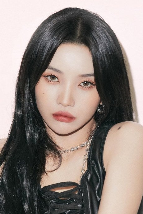 컴백 D-1, 뉴스룸에 앉은 전소연이 '퇴사할게여'로 건네고 싶은 것
