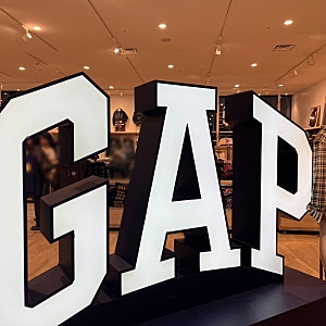 [일본 일상] 일본 GAP 원피스 콜라보/삿포로 오도리 쇼핑/쵸파 티셔츠/후드집업 구경하기✨