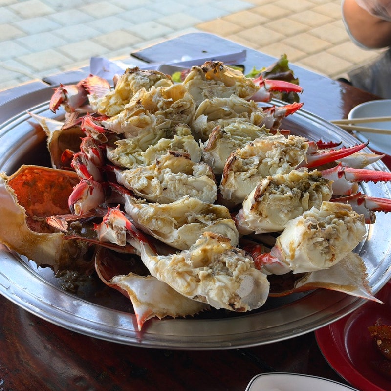 인천 꽃게찜 맛집 화수부두 유덕호, 노포감성 제대로 야장에서 즐기는 제철 숫꽃게