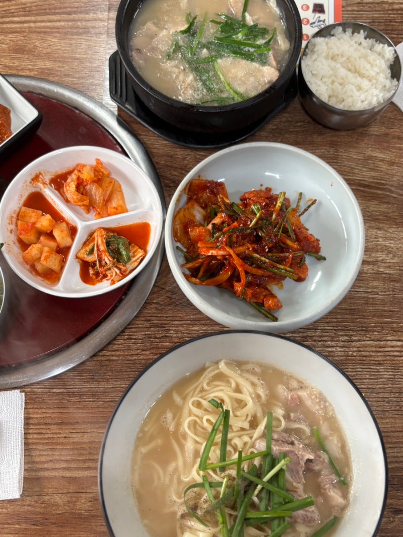 부산역 맛집 돼지국밥 수육무침 돼지칼국수 주렁박 솔직후기