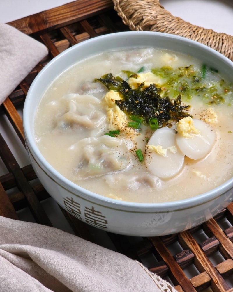 사골떡국 끓이는법 사먹는것보다 맛있는 치트키 떡만두국 레시피