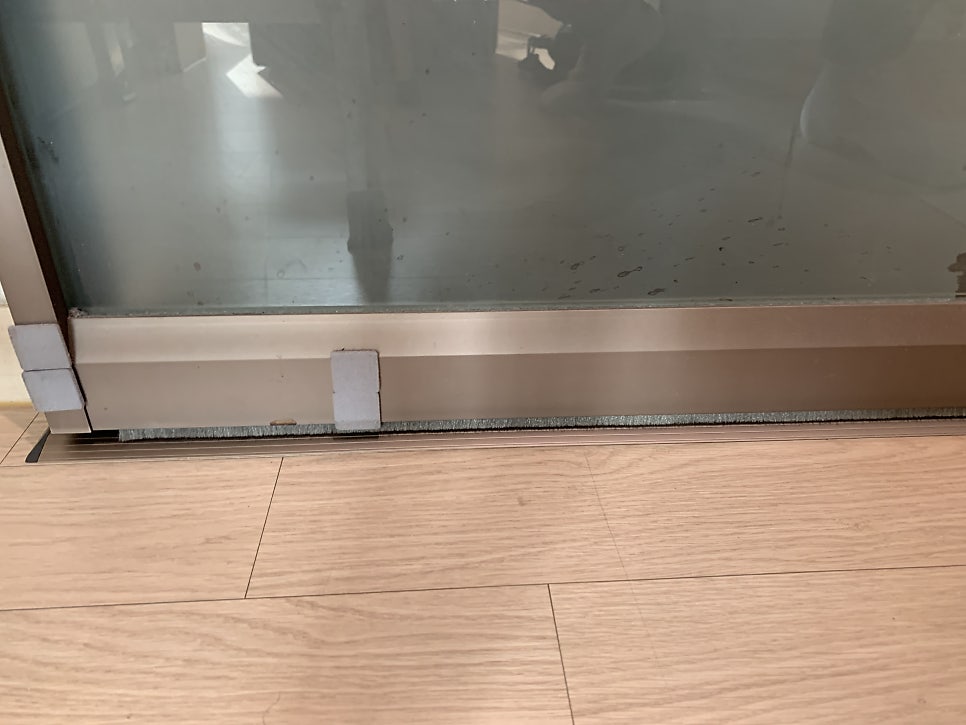 금천구현관중문수리 아파트 원슬라이딩 중문 댐퍼고장으로인한 현장