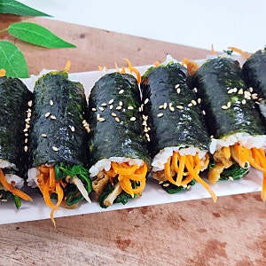 유부조림 간단한 꼬마김밥 만들기 유부반찬 간편도시락 당근라페 김밥 레시피