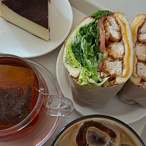 아산 카페 맛집                 곡교천 은행나무길 “언더힐” 카페