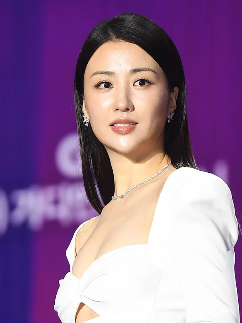 배우 박하선, 철저한 자기관리와 ENTJ 리더십으로 완성한 '커리어 하이' 프로필