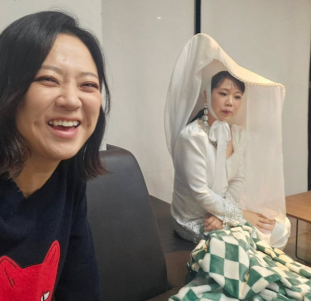   박나래 빈자리 채우나? 김숙·홍현희, 논란 속 시상식 대기실 포착과 엇갈린 시선
