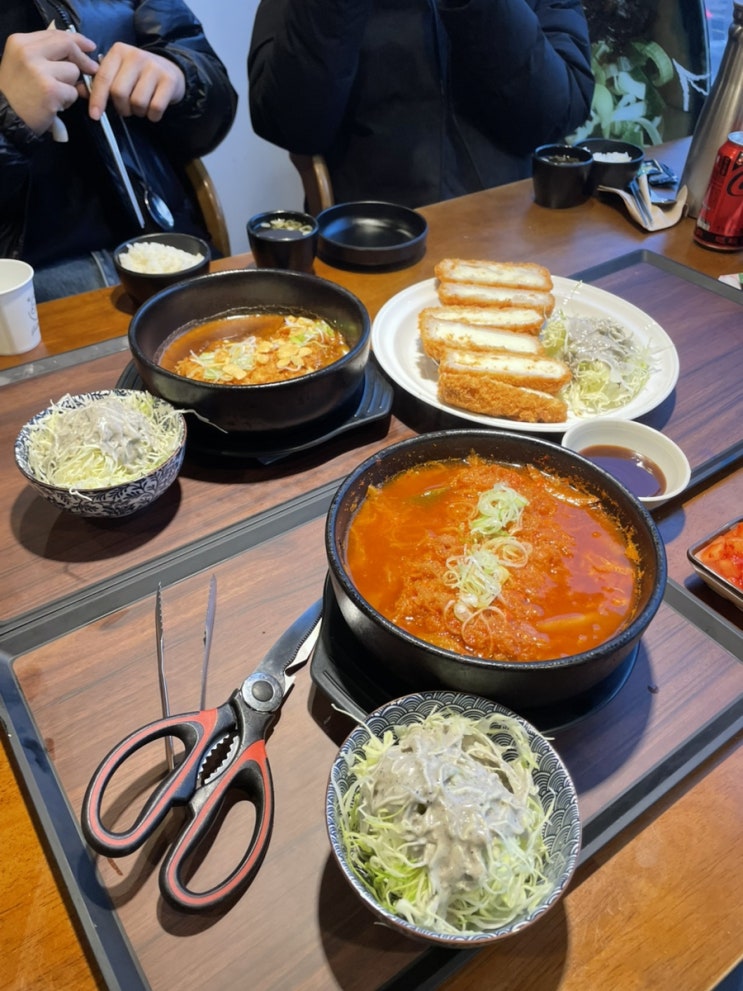  군산 영카츠 YOUNGKATSU 쉐프테라스에서 군산 돈까스 맛집 변경완료 나운동단체모임 수송동맛집 김치카츠나베 모짜치즈카츠 뚝배기 카레 돈카츠