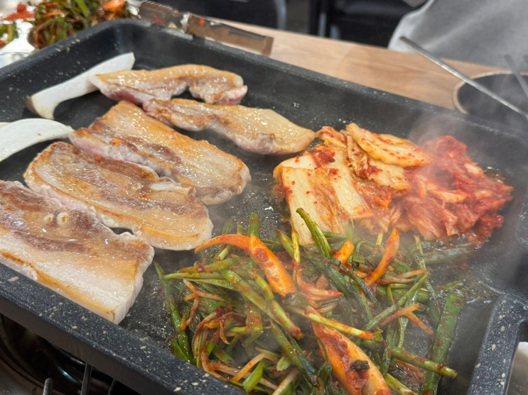  서현역고기집 추천 부추삼겹살 2호점 한돈과 김치찌개 조합
